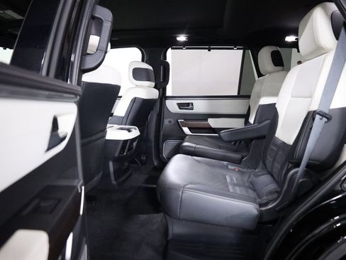 Used 2024 Toyota Sequoia Capstone AWD/4WD image 59