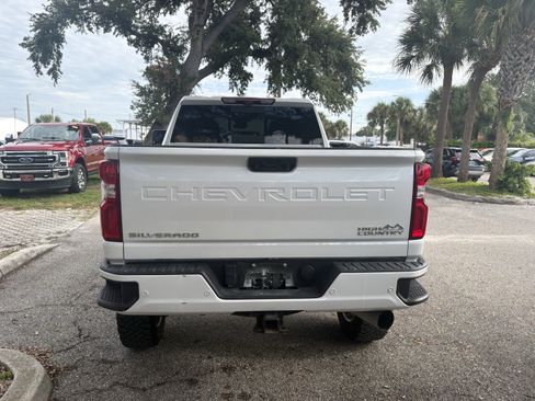 Used 2024 Chevrolet Silverado 2500 High Country w/ High Country Premium Package AWD/4WD image 6