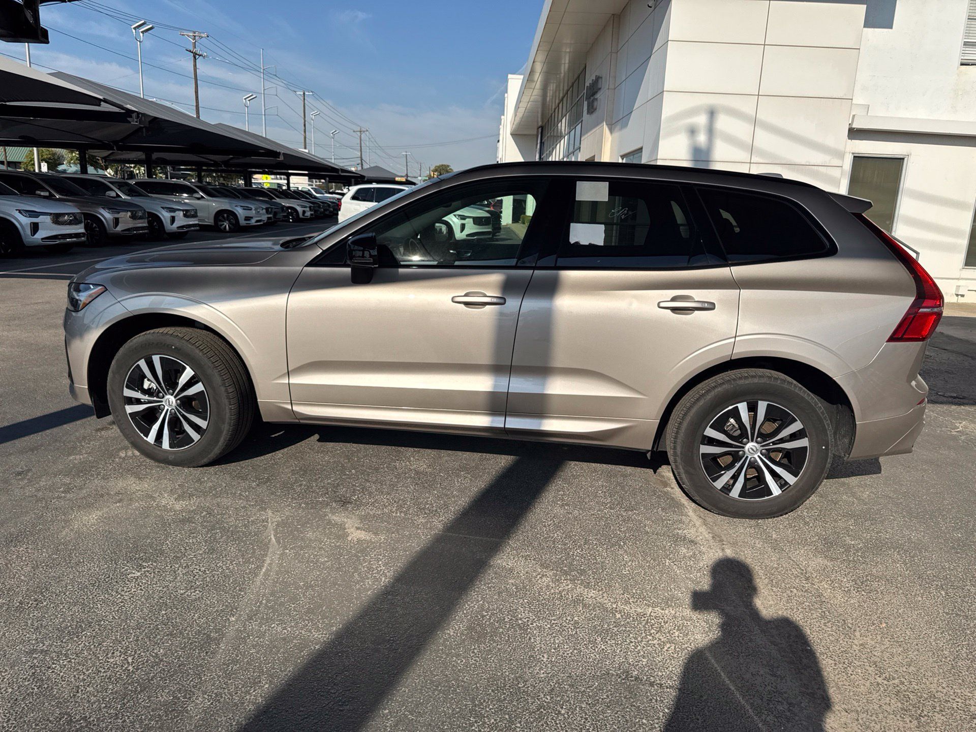 Used 2025 Volvo XC60 B5 Core AWD/4WD image 10