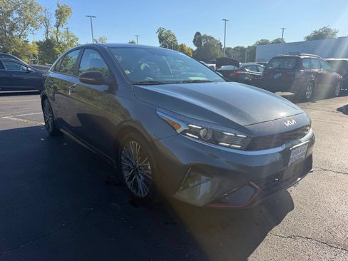 Used 2024 Kia Forte GT-Line w/ GT-Line Premium Package FWD image 4