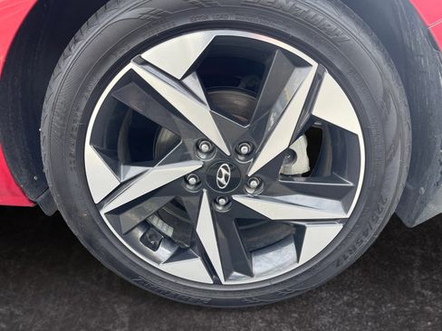 Used 2023 Hyundai Elantra Limited image 14