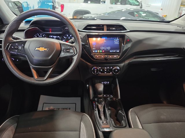 Used 2023 Chevrolet TrailBlazer LT w/ Convenience Package AWD/4WD image 9