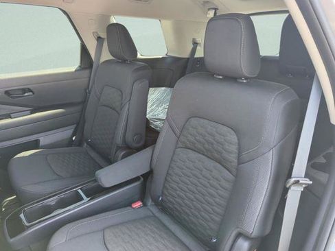 Certified 2024 Nissan Pathfinder SV w/ SV Premium Package FWD image 26