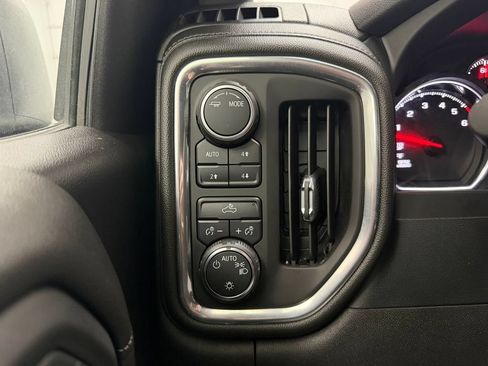 Used 2022 Chevrolet Silverado 1500 LT AWD/4WD image 32