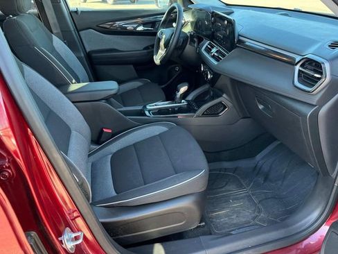 Certified 2025 Chevrolet TrailBlazer LT w/ Convenience Package image 26