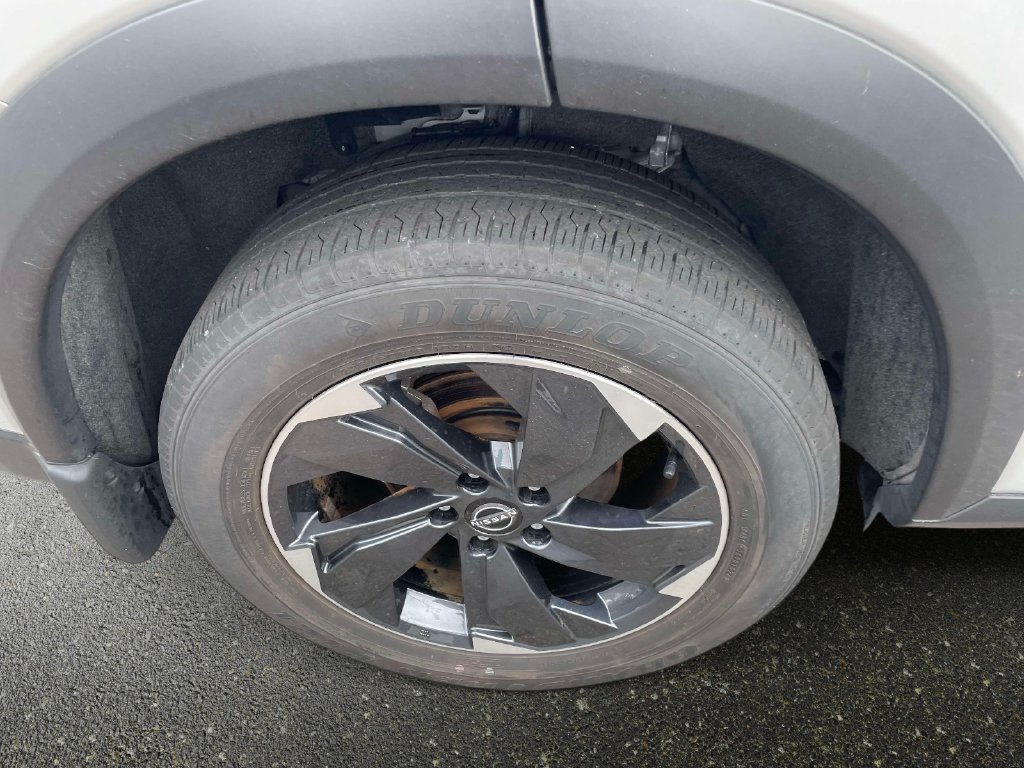 Used 2024 Nissan Rogue SV w/ SV Premium Package FWD image 7