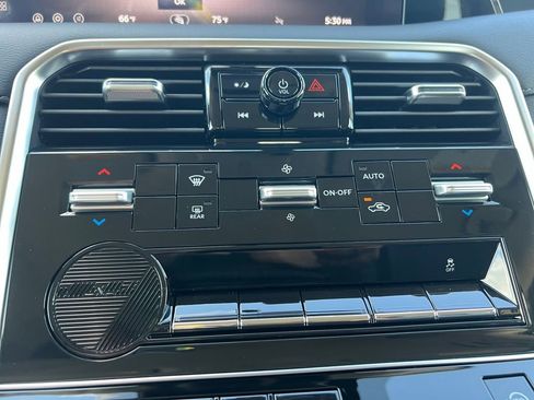 New 2026 Nissan Armada SV image 4