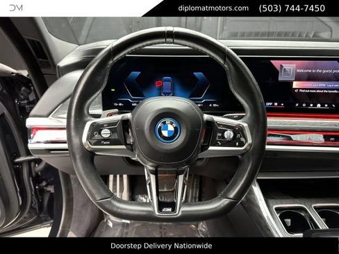 Used 2024 BMW i7 xDrive60 AWD/4WD image 31
