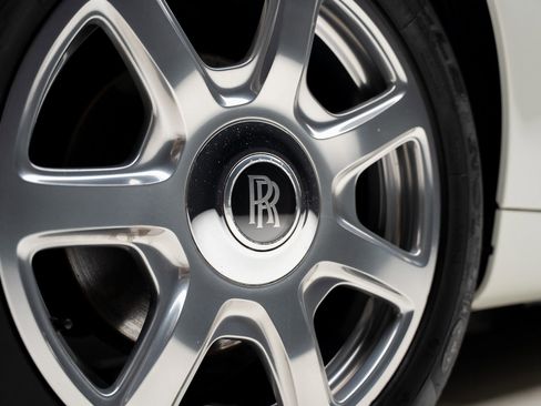 Used 2013 Rolls-Royce Phantom Drophead Coupe RWD image 25