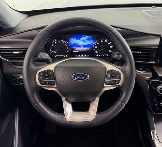 Used 2022 Ford Explorer Limited w/ Equipment Group 301A RWD image 12