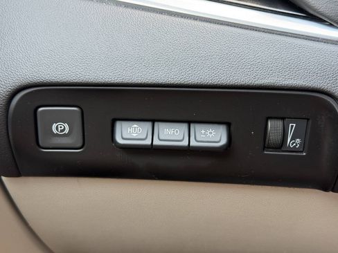 Used 2023 Buick Enclave Avenir w/ Avenir Technology Package AWD/4WD image 28