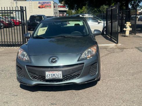 Used 2013 MAZDA MAZDA3 i SV w/ Convenience Pkg FWD image 2