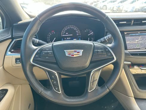 Used 2017 Cadillac XT5 Luxury w/ Driver Awareness Package image 28