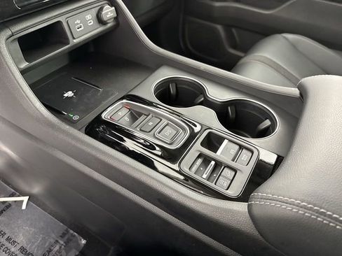 Used 2025 Honda Pilot EX-L image 19