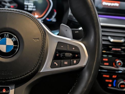 Used 2022 BMW M550i xDrive w/ Premium Package image 29