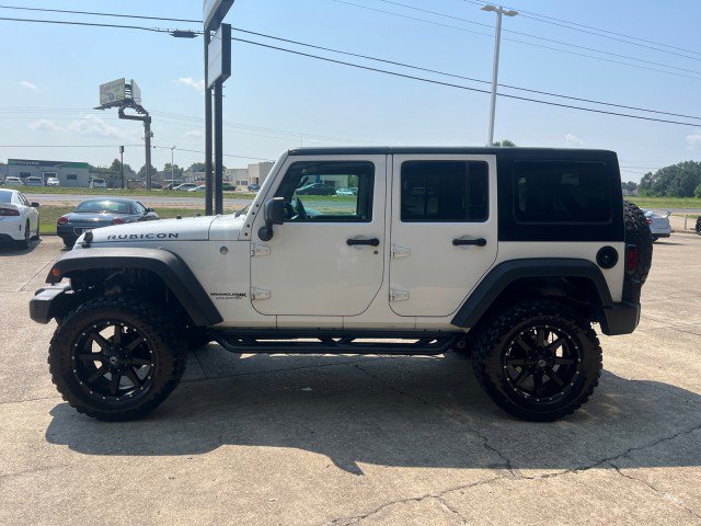 Used 2018 Jeep Wrangler Unlimited Rubicon w/ Connectivity Group AWD/4WD image 10