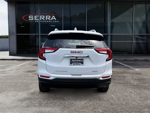 Used 2024 GMC Terrain SLT AWD/4WD image 4