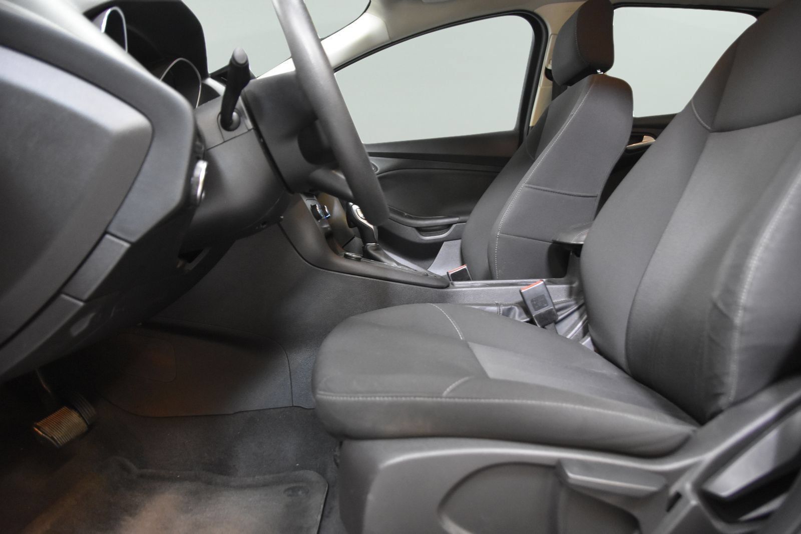 Used 2016 Ford Focus SE FWD image 12