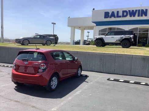 Used 2015 Chevrolet Sonic LT image 7