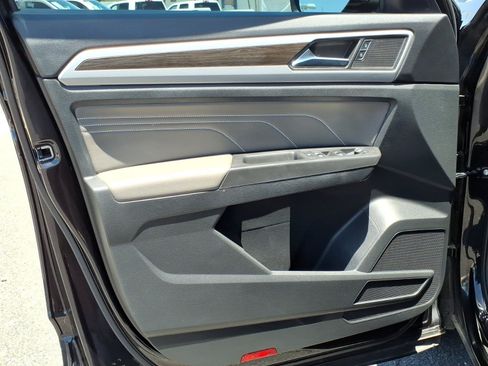 Certified 2023 Volkswagen Atlas SE FWD image 18
