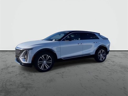 Certified 2026 Cadillac Lyriq Premium Luxury image 4