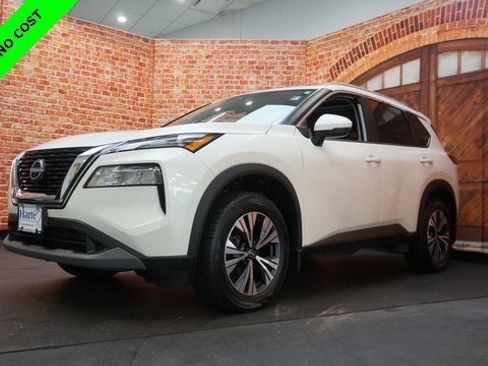 Used 2022 Nissan Rogue SV w/ SV Premium Package image 3