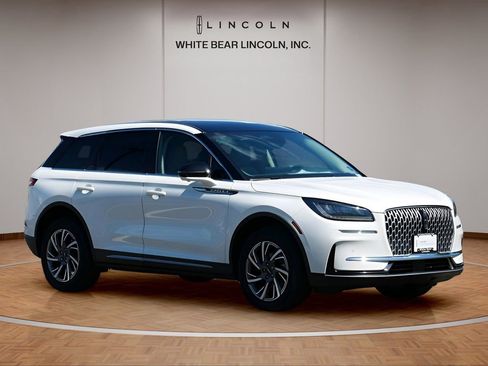 Certified 2023 Lincoln Corsair AWD w/ Equipment Group 101A image 3