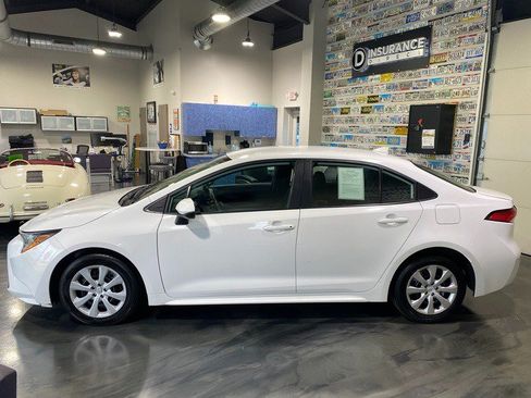 Used 2024 Toyota Corolla LE FWD image 6