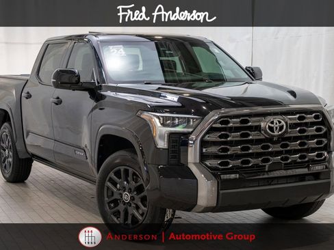 Used 2024 Toyota Tundra Platinum AWD/4WD image 1