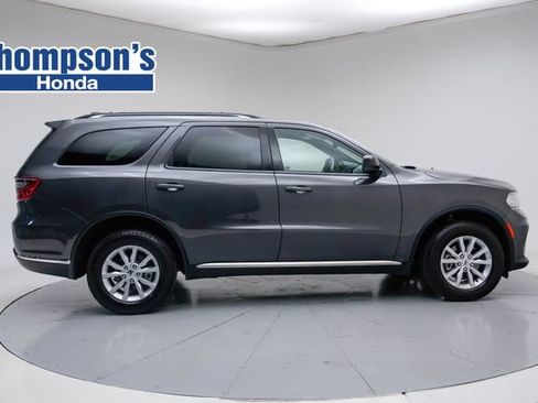 Used 2024 Dodge Durango SXT AWD/4WD image 2