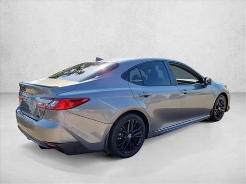 Used 2025 Toyota Camry SE w/ Convenience Package FWD image 5