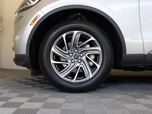 Used 2023 Lincoln Aviator AWD image 9