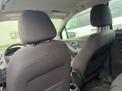 Used 2018 Chevrolet Trax LS w/ LPO, Cargo Package image 25