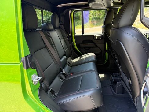 New 2025 Jeep Gladiator Rubicon image 18