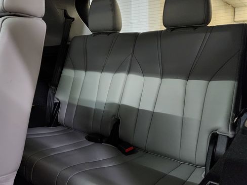 Certified 2023 Acura MDX w/Technology Package image 18