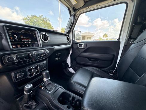 Used 2020 Jeep Wrangler Unlimited Sahara AWD/4WD image 25