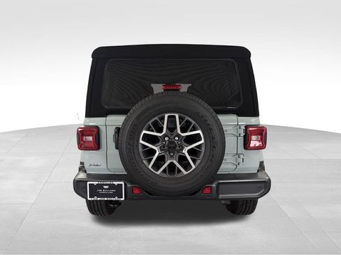 Used 2024 Jeep Wrangler Sahara w/ Technology Group image 4