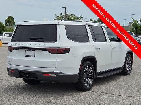 Used 2022 Jeep Wagoneer Series III AWD/4WD image 5