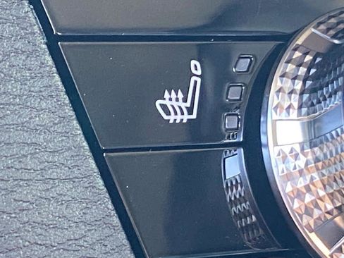 New 2025 Mitsubishi Outlander SE image 11