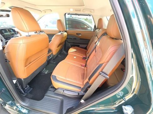 Used 2025 Nissan Pathfinder Platinum w/ Cargo Package image 24