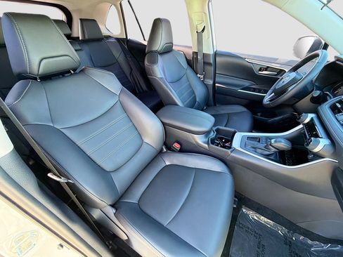 Used 2025 Toyota RAV4 XLE Premium image 15