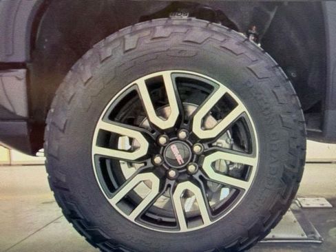 Used 2023 GMC Sierra 1500 AT4 AWD/4WD image 8