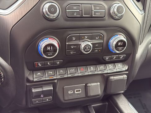 Used 2021 GMC Sierra 1500 Denali w/ Denali Ultimate Package image 22