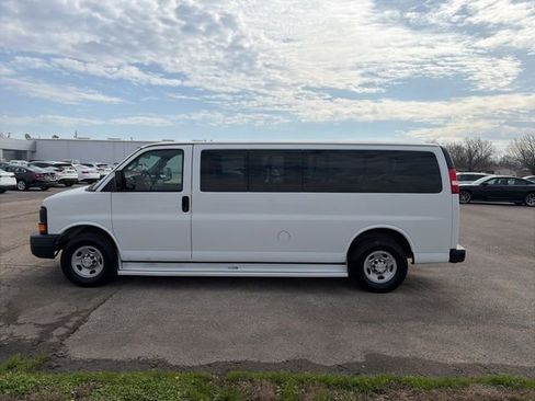 Used 2016 Chevrolet Express 3500 LS image 3