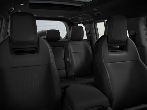 New 2026 Land Rover Defender 110 OCTA image 6