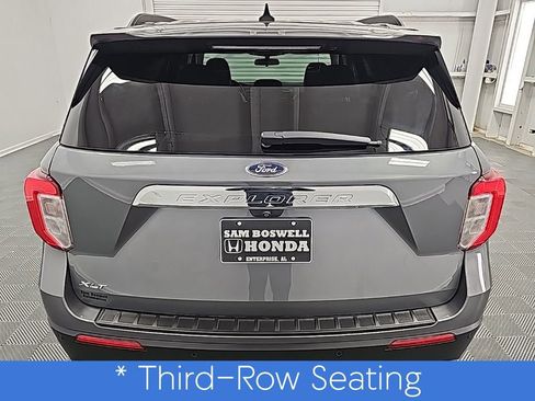 Used 2022 Ford Explorer XLT w/ Equipment Group 202A image 8