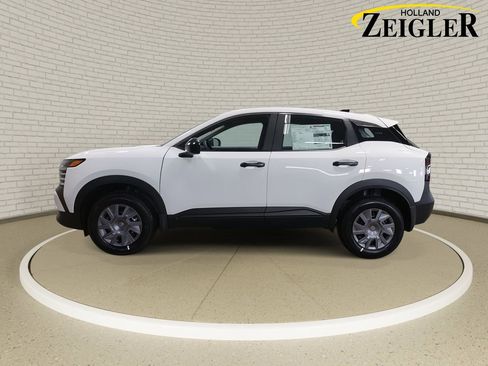 New 2026 Nissan Kicks S image 8