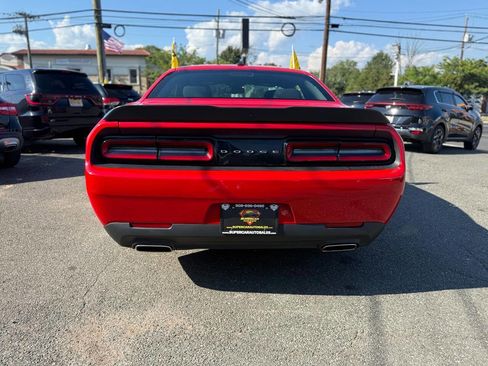 Used 2023 Dodge Challenger SXT image 5