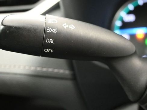 Used 2021 Toyota RAV4 LE image 26