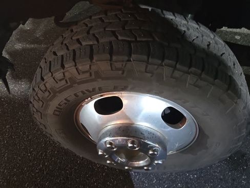 Used 2016 Ford F350 Lariat w/ Lariat Interior Package image 4